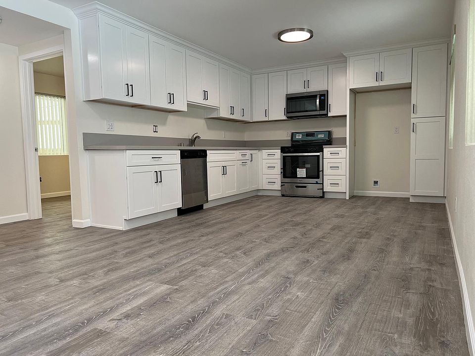 1st image of 6064 Whitsett Ave #102