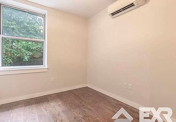 4th image of 276 Jefferson St #1C