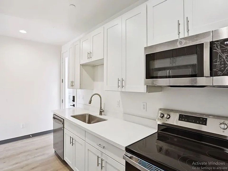 1st image of 4729 21st Ave NE #B