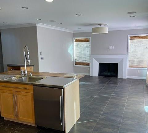 2nd image of 8405 Luna Bay Ln