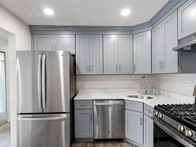 42 Mendrey Ct — Photo 1