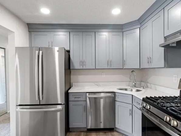42 Mendrey Ct, Lawrence Township, NJ 08648