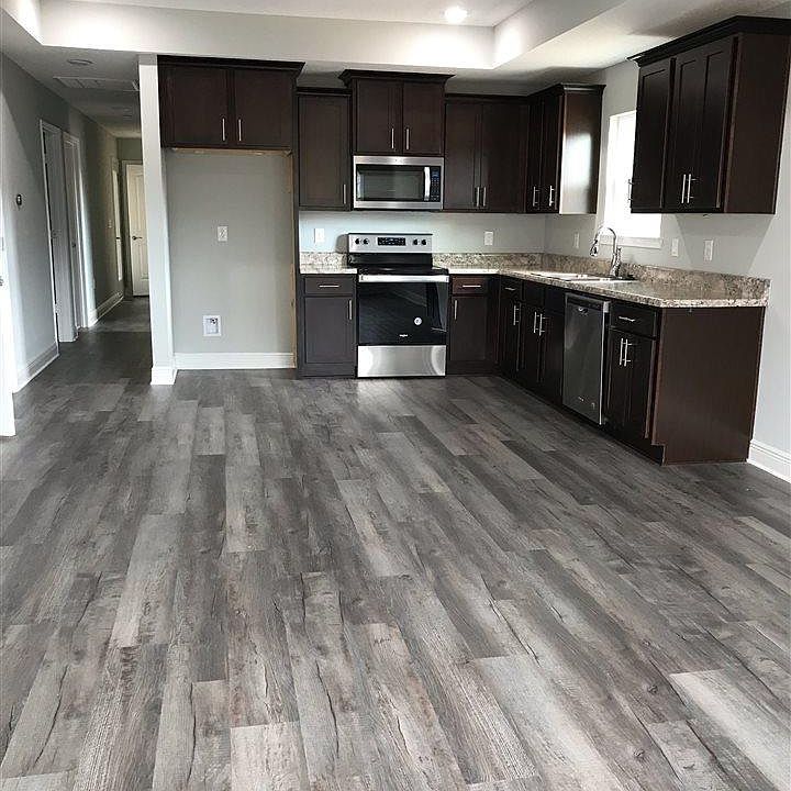 2nd image of 3144 Pine Wood Cir