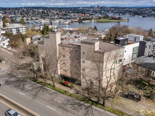 559 McGraw Street #201, Seattle, WA 98109