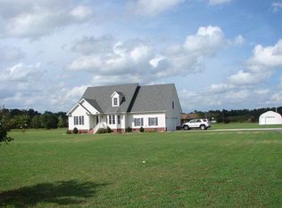 118 Country Meadows Dr, South Mills, NC 27976