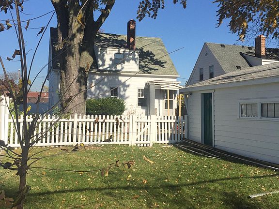 3rd image of 437 Ford Ave