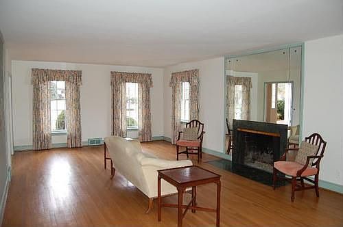 5th image of 5413 Crestwood Dr