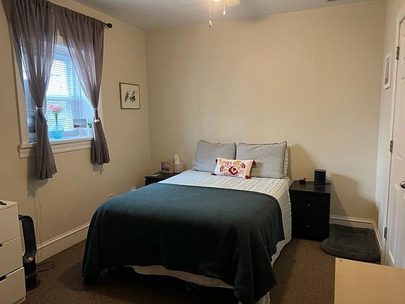 5th image of 3014 W Wabansia Ave #1