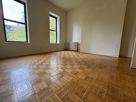 3rd image of 323A E 89th St #W5