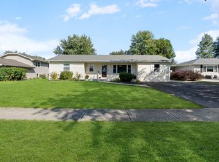 808 Stonegate Rd, New Lenox, IL 60451