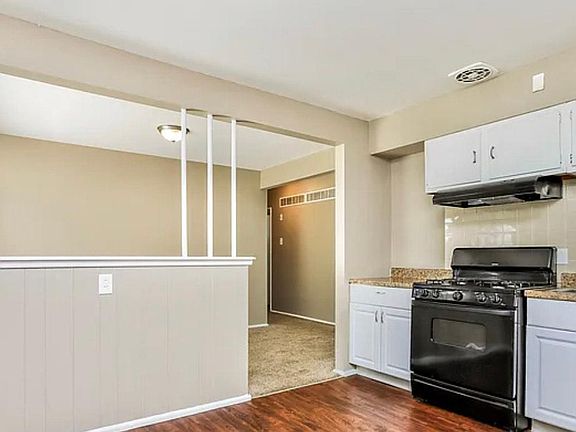 2nd image of 210 Airshire Pl