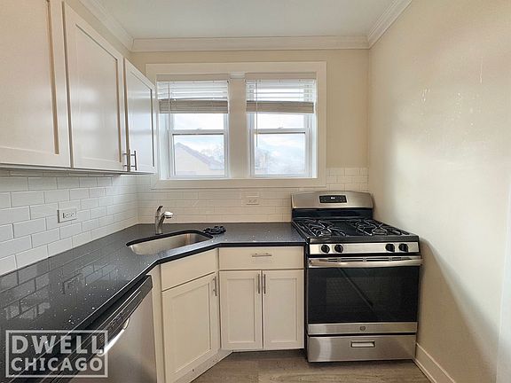 4th image of 1472 W Grace St #3815