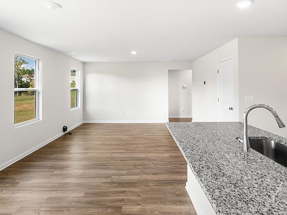 5th image of 226 Ingleby Rd