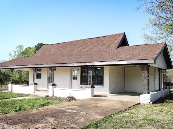 1801 Robertson Blvd, Sheffield, AL 35660