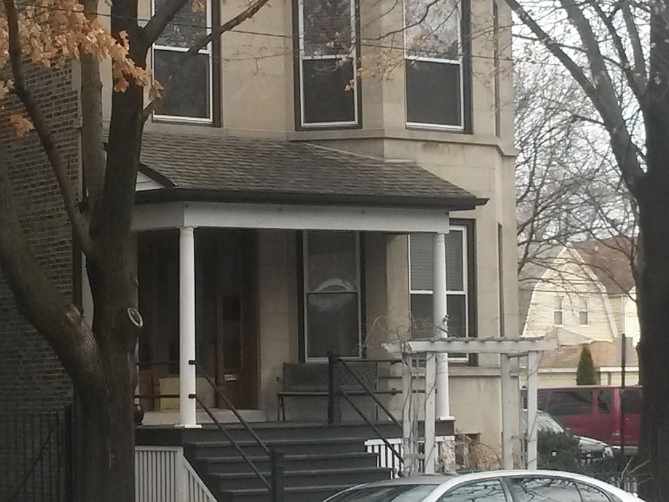 1st image of 1500 W Rosemont Ave
