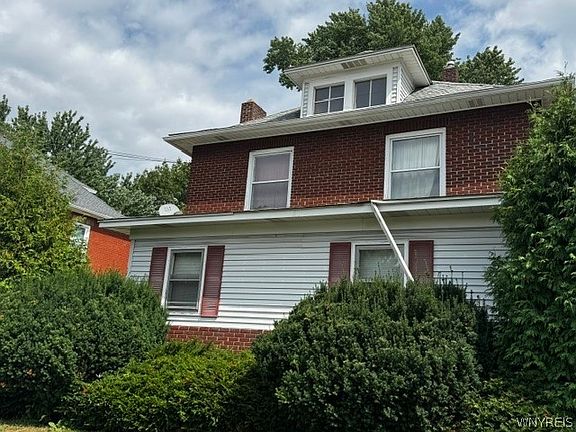 2nd image of 73 Pine St