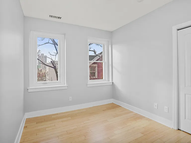 775 Atlantic St #3L — Photo 15