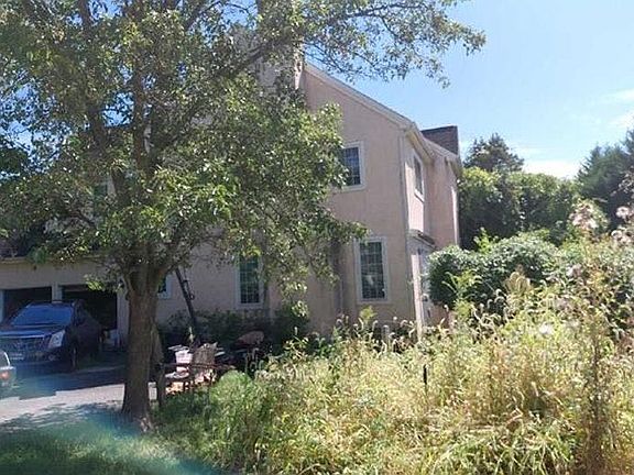 2nd image of 5006 Brittany Ln