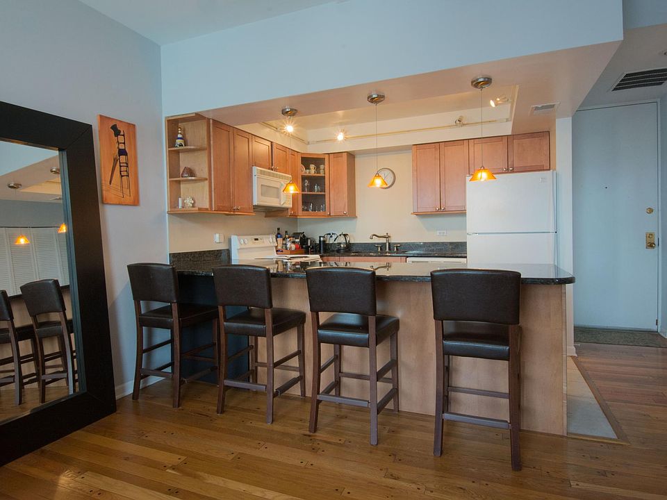 1st image of 1201 W Diversey Pkwy APT 2D