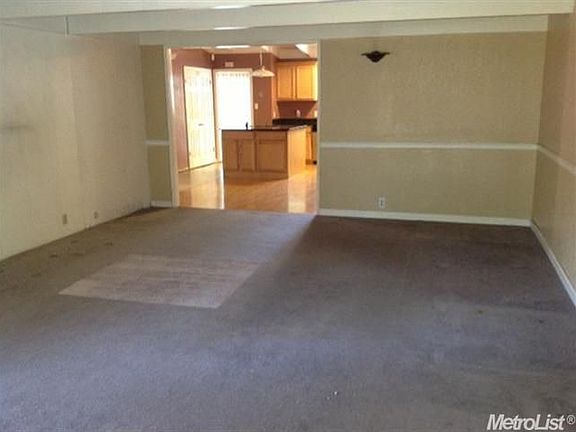 4th image of 2443 W Swain Rd