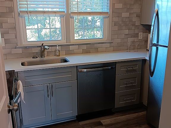 3rd image of 4601 Coronado Dr