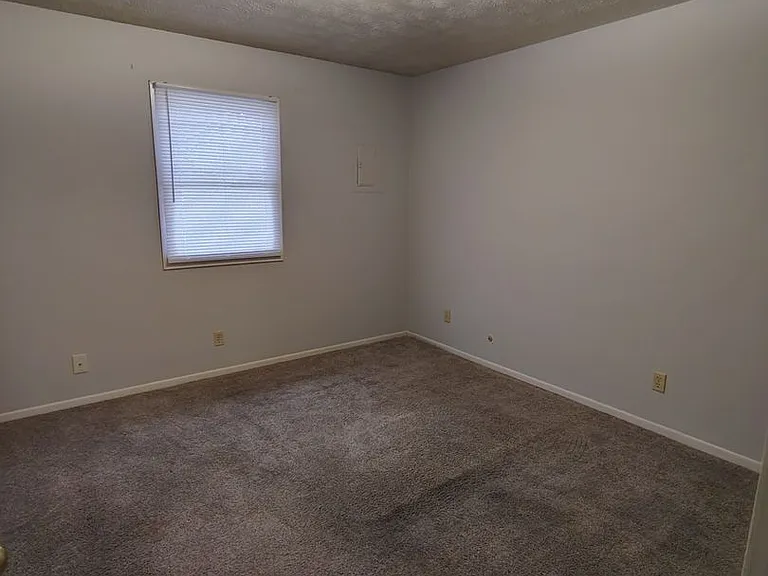 1238 Green Valley Dr — Photo 7