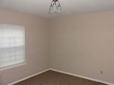 5th image of 1605 W Short 17th St
