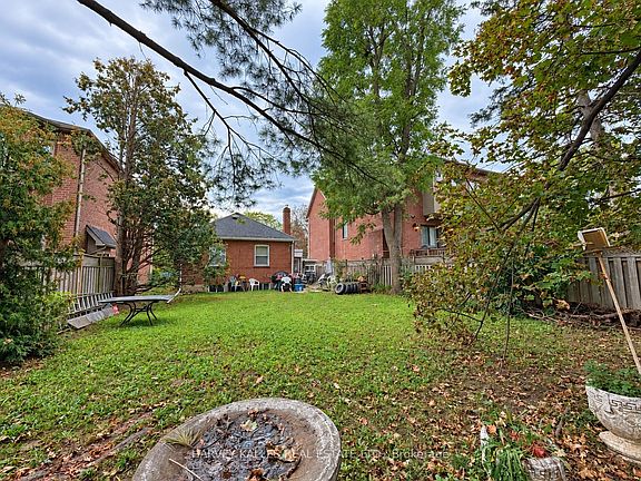 5th image of 78 Bannockburn Ave