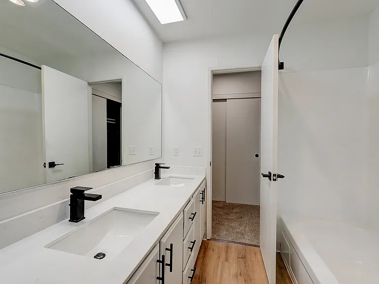ReNew Laurelwood — Photo 13