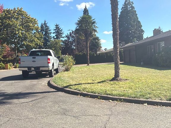 5th image of 411 Sycamore Ave