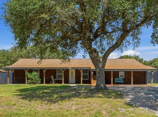 1319 San Antonio St, Rockport, TX 78382
