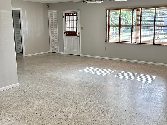 2nd image of 2522 Darwin Ave