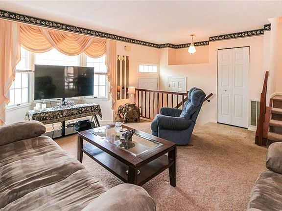 5th image of 62 Jordache Ln