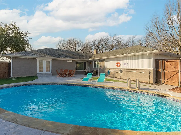 1425 Mayfield Ave — Photo 44