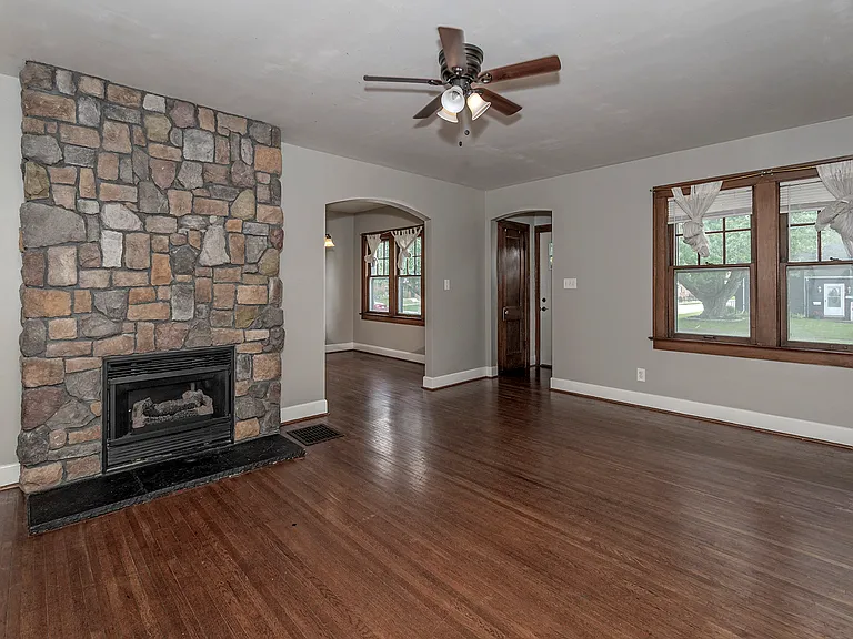 3177 Goddard Rd — Photo 2