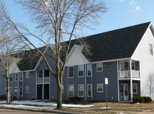1400 Redfield St APT 5, La Crosse, WI 54601
