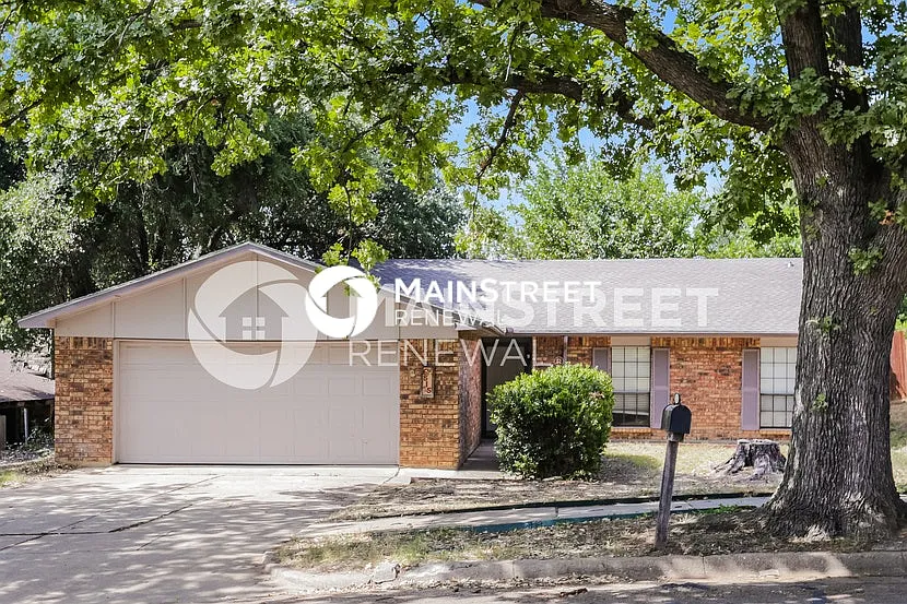 6515 Forestview Dr — Photo 1