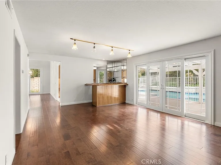 11861 Darby Ave — Photo 21