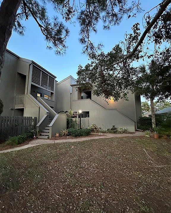 1st image of 104 Woodland Pl