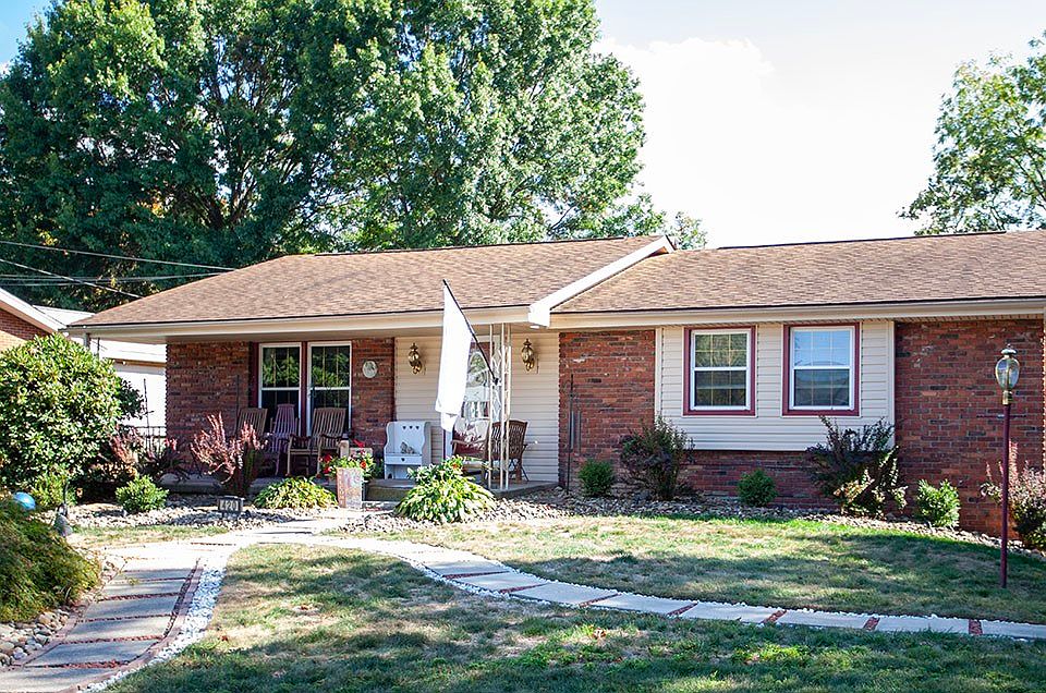 1st image of 420 Oxford Dr
