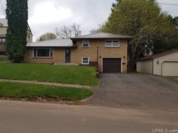 127 W Arch St, Ironwood, MI 49938