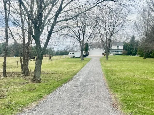 14296 Delaware St, Crown Point, IN 46307