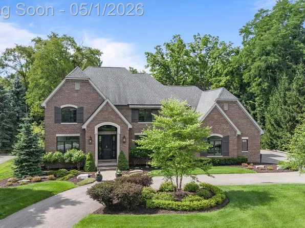 4345 Spruce Hill Ln, Bloomfield Hills, MI 48301