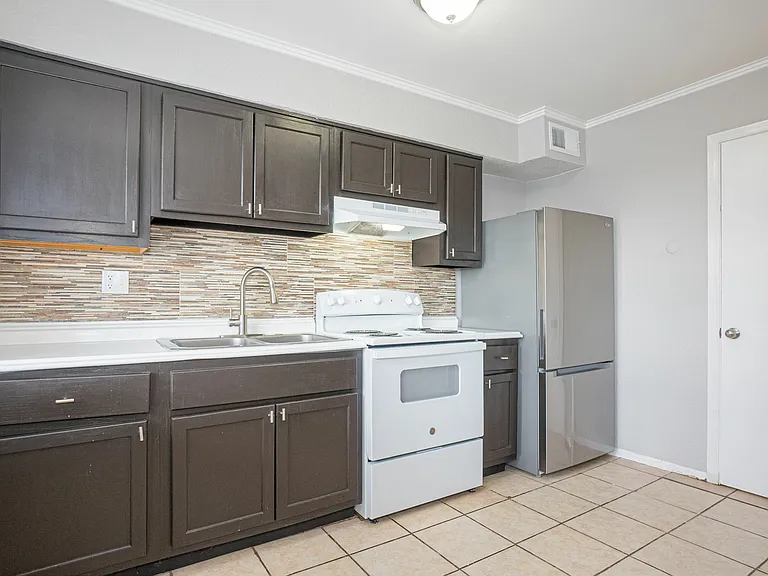 3313 Johnson Ave #16 — Photo 7