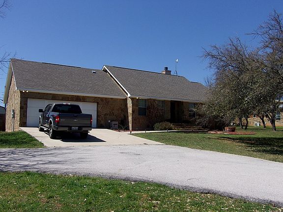 2nd image of 207 Llano Oaks Cir