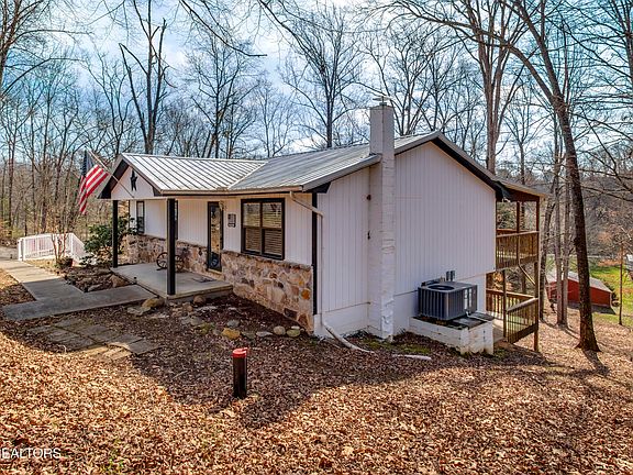 3rd image of 521 Sourdough Hollow Rd