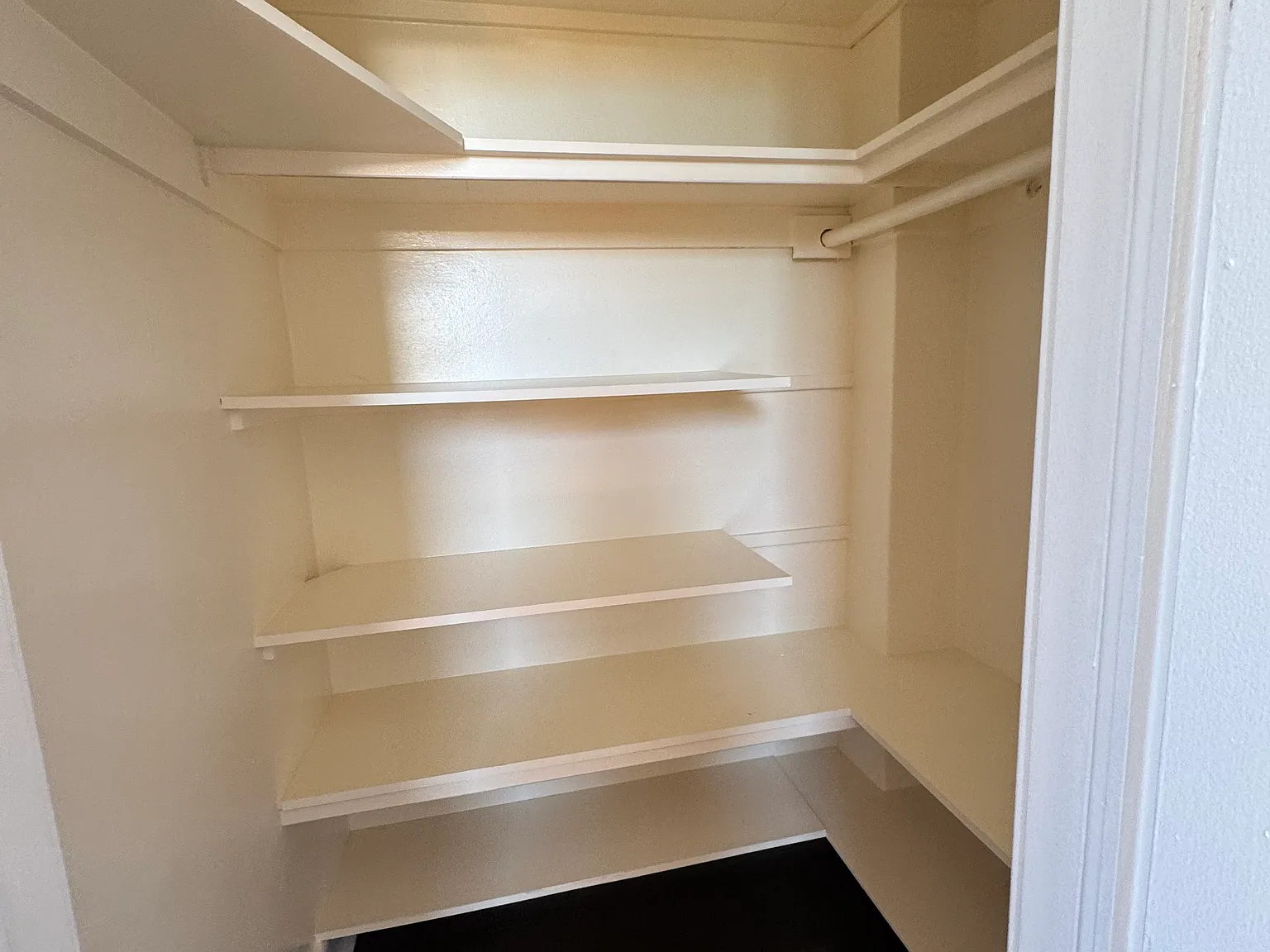 110 Waring Place — Photo 4