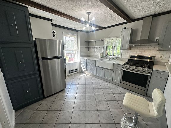 2nd image of 202 3rd St #3