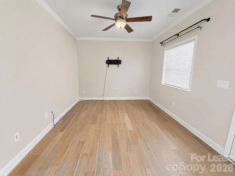 309 James St — Photo 7