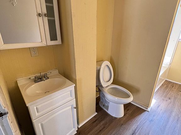 4th image of 1305 Brinckerhoff Ave APT 2